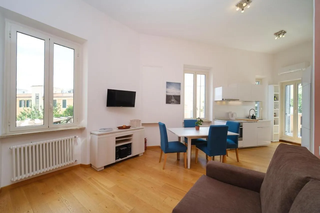Apartment Clivo 2 St Peter Buddyrent Rome