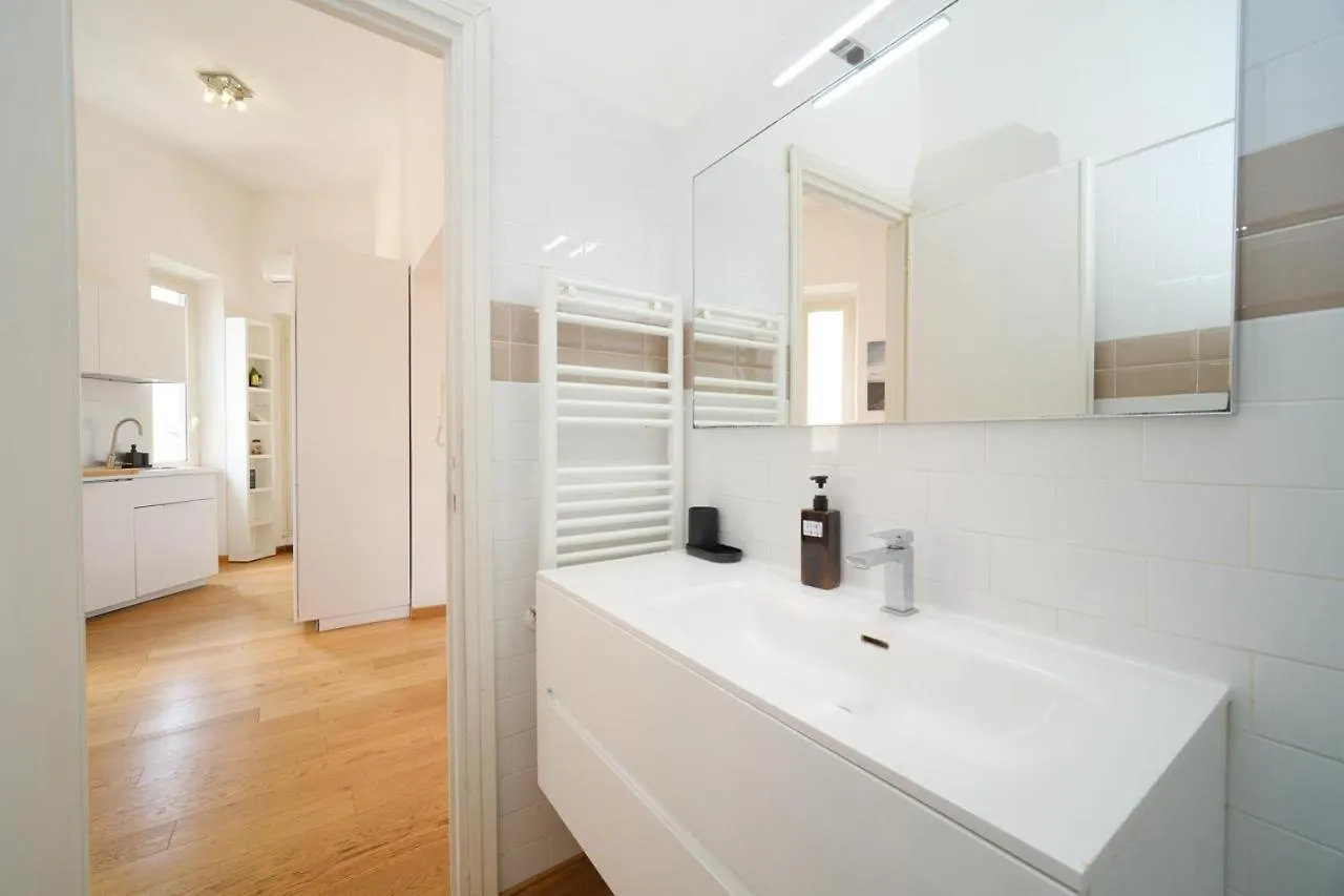 Apartment Clivo 2 St Peter Buddyrent Rome Italy