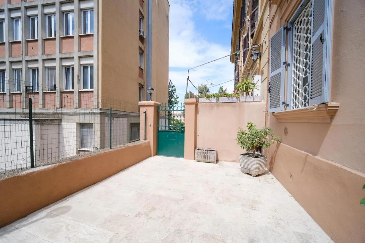 Apartment Clivo 2 St Peter Buddyrent Rome Italy